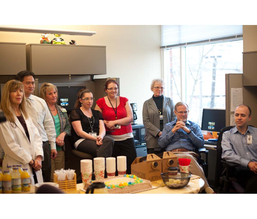 Dr. Warme receives UW Medicine Cares Award UW Orthopaedics and Sports